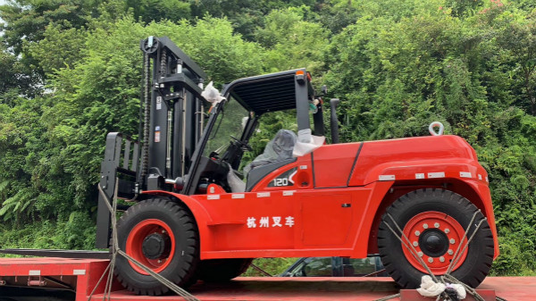 內燃叉車動力不足？機油要保養！